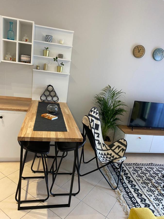 Cheerful 2-Bedroom Apartment In Golem Golem  Eksteriør billede