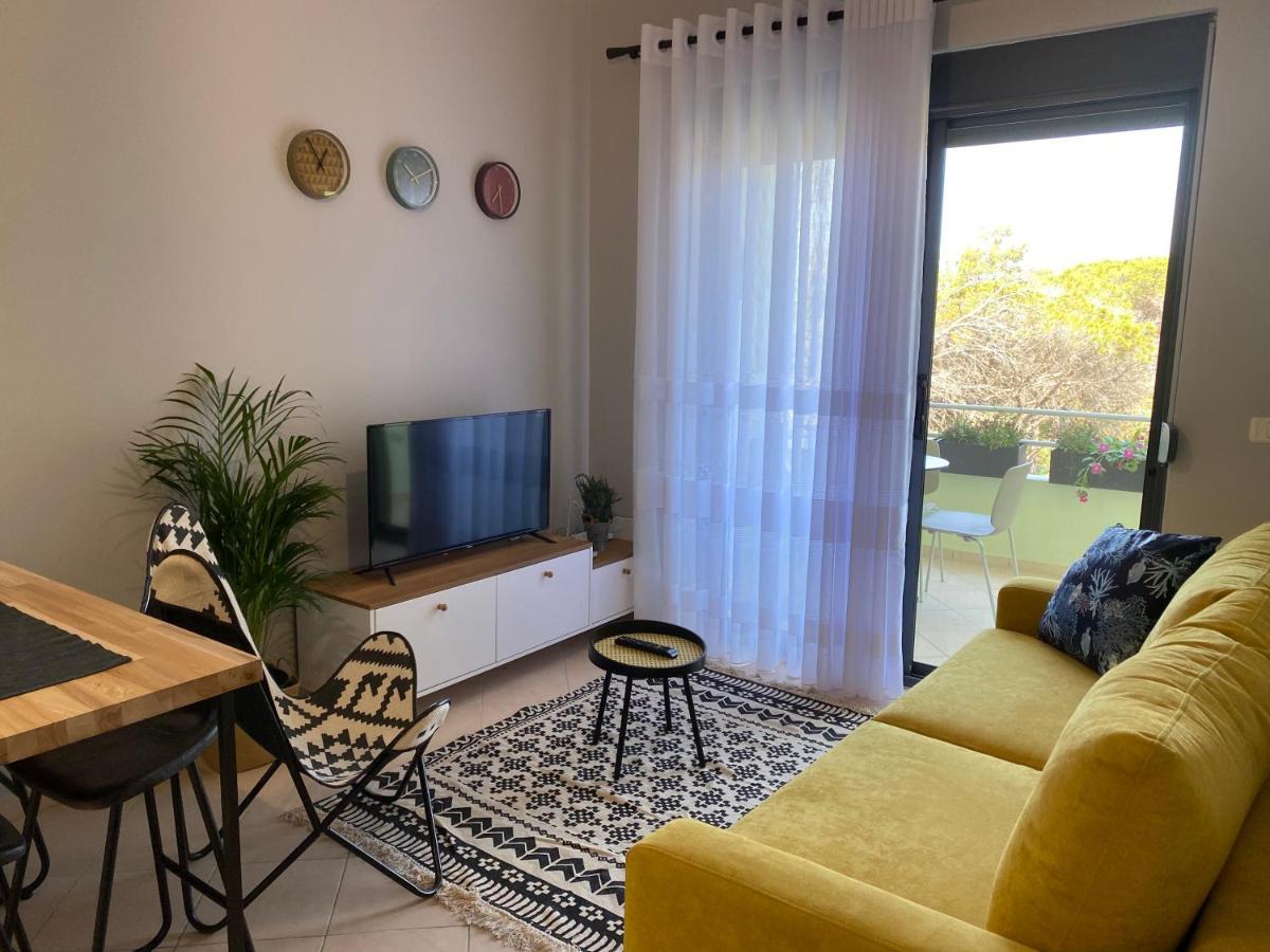 Cheerful 2-Bedroom Apartment In Golem Golem  Eksteriør billede